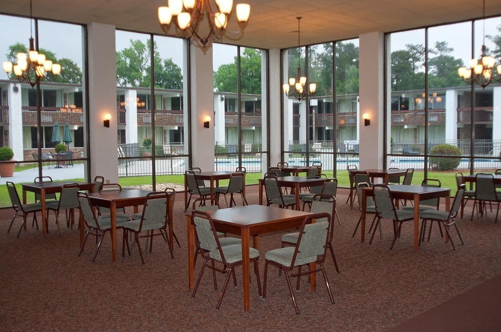 Landmark Inn Хартсвилл Экстерьер фото