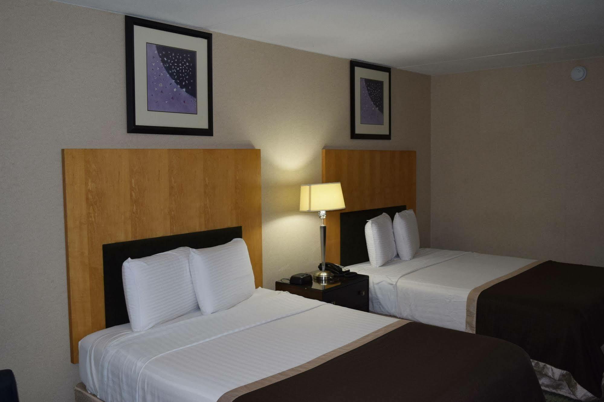Landmark Inn Хартсвилл Экстерьер фото